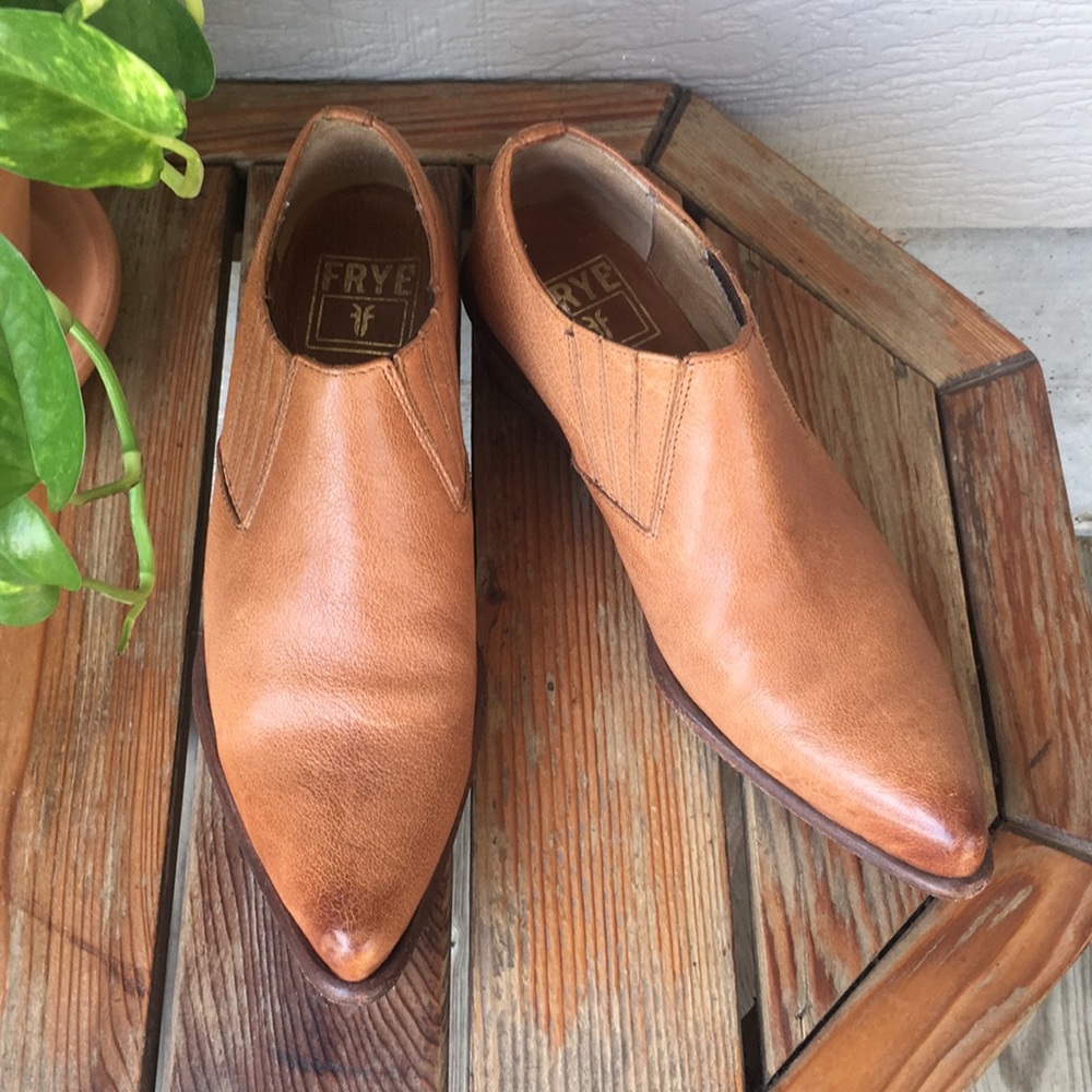 FRYE Leather Cowboy Boots / Booties